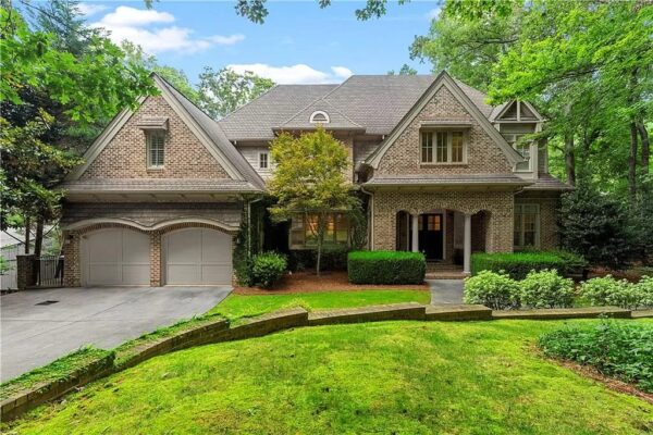 Built with All the Bells and Whistles, this Beautiful Estate in Atlanta Hits Market for $2.095M