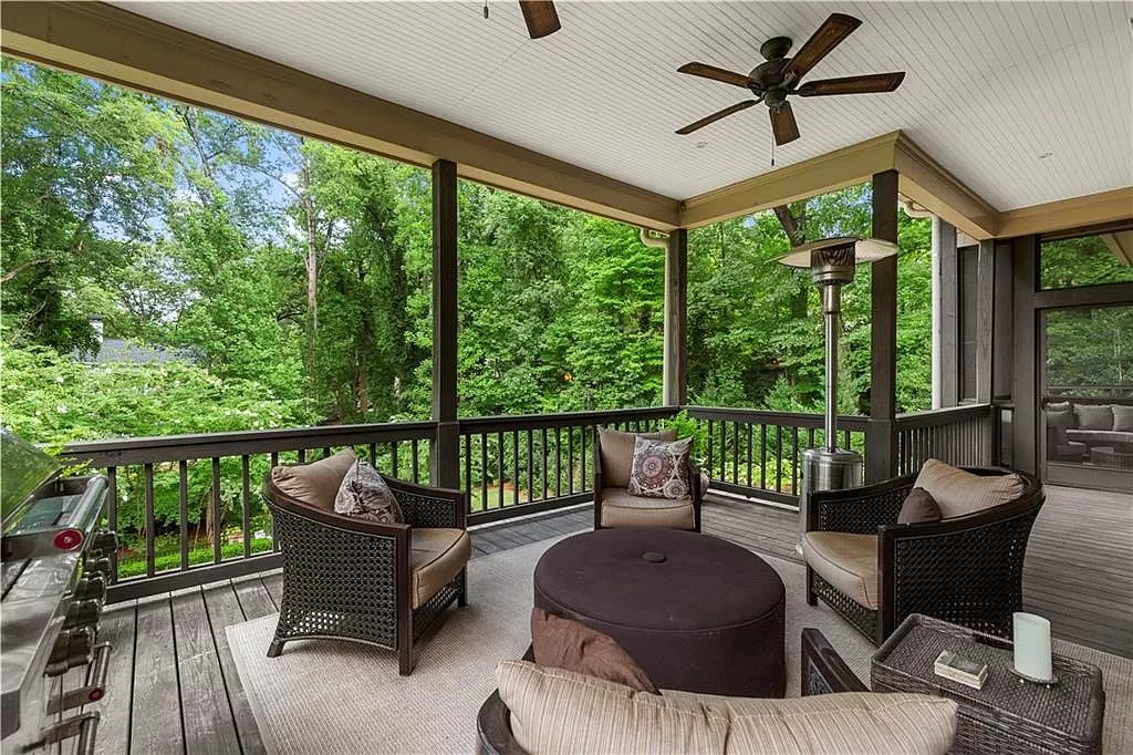 The Estate in Atlanta is a luxurious home showcasing plenty of flexible spaces for working as well as entertaining now available for sale. This home located at 2960 Castlewood Dr NW, Atlanta, Georgia; offering 06 bedrooms and 06 bathrooms with 7,548 square feet of living spaces. 