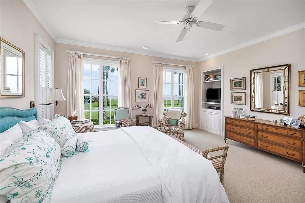 The Estate in Sea Island is a luxurious home featuring brilliant architecture of heart pine, stone, high ceilings and wall designs now available for sale. This home located at 107 E 31st St, Sea Island, Georgia; offering 06 bedrooms and 09 bathrooms with 5,880 square feet of living spaces.