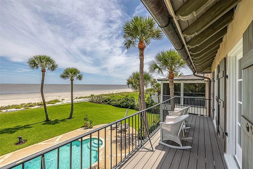 The Estate in Sea Island is a luxurious home featuring brilliant architecture of heart pine, stone, high ceilings and wall designs now available for sale. This home located at 107 E 31st St, Sea Island, Georgia; offering 06 bedrooms and 09 bathrooms with 5,880 square feet of living spaces.