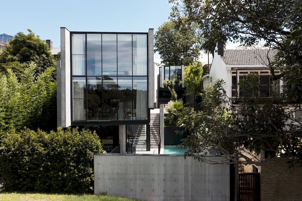 Emplacement House with views outward still privacy by NTF Architecture