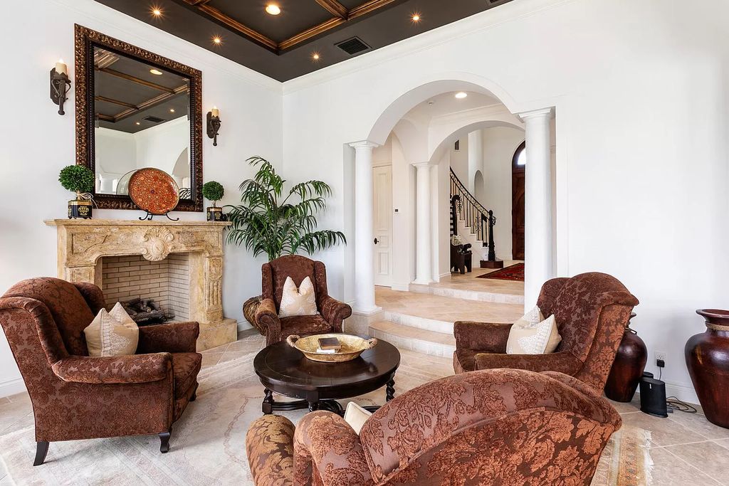 The Estate in Palm Beach Gardens, an unique 5 BD custom residence in this exclusive and grand estate in the highly sought after gated community of Harbour Isles is now available for sale. This home located at 825 Harbour Isles Pl, Palm Beach Gardens, Florida