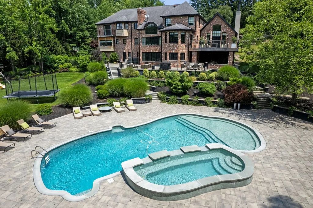 The Estate in Alpine is a luxurious home meticulously maintained on a grand scale for entertaining now available for sale. This home located at 10 Cassandra Dr, Alpine, New Jersey; offering 06 bedrooms and 07 bathrooms with 2.3 acres of land. 