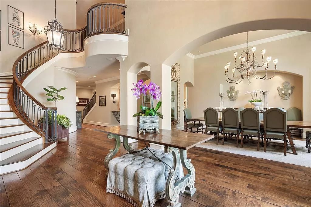 Exclusive-Mira-Vista-Estate-in-Fort-Worth-features-French-Traditional-with-Contemporary-Transitional-Design-Asks-4.825-Million-5