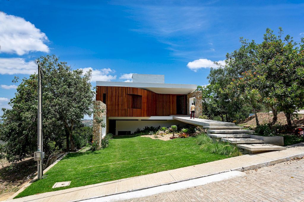 Fog House Overlooks an Enchanting Landscape by Jirau Arquitetura