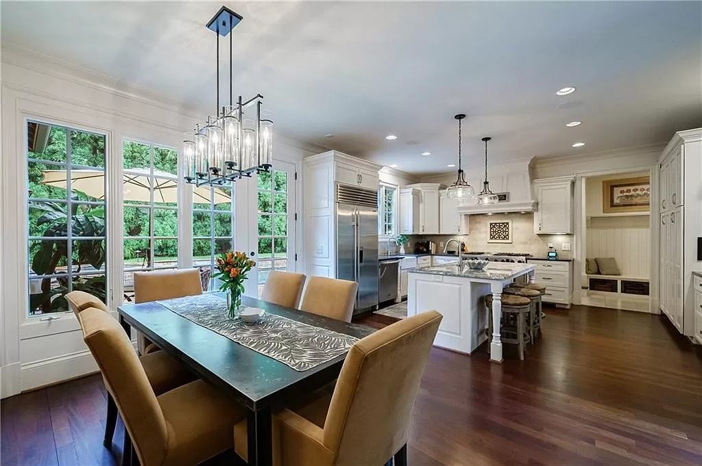 The Estate in Atlanta is a luxurious and ideal home for entertaining or comfortable day-to-day living now available for sale. This home located at 4170 W Oaks Ct NE, Atlanta, Georgia; offering 06 bedrooms and 07 bathrooms with 6,522 square feet of living spaces.