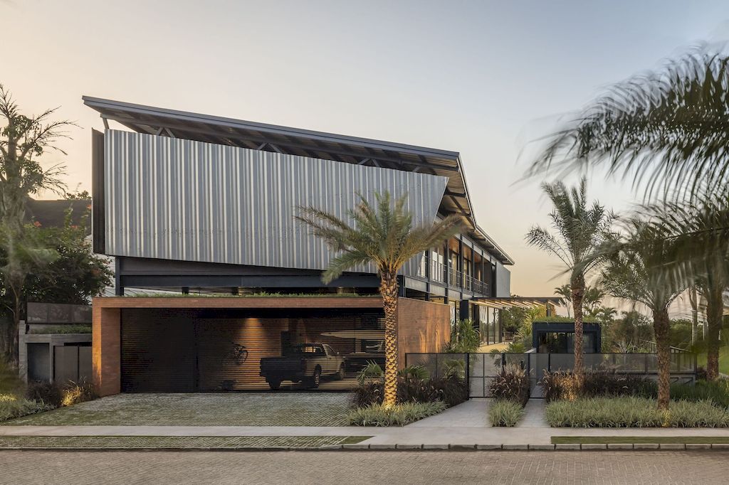 Green House, Stunning Brand-new Home in Brazil by ES Arquitetura