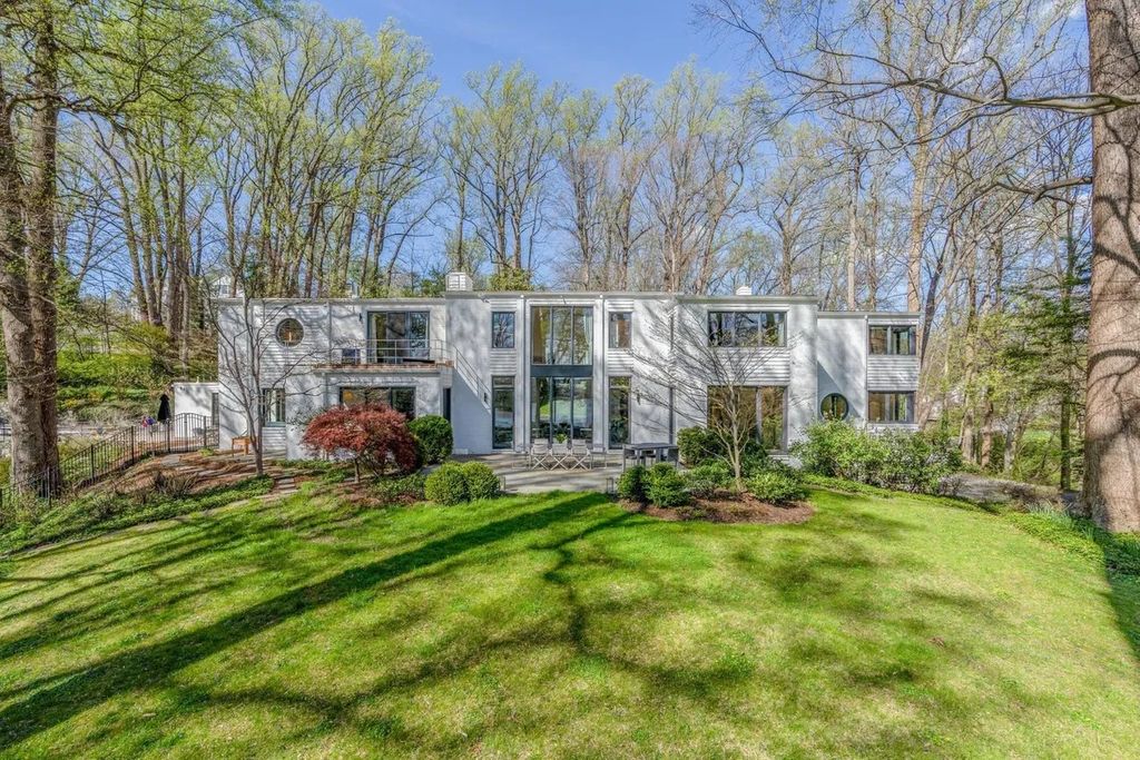 The Estate in Bethesda is a luxurious home newly and completely renovated to impeccable standards now available for sale. This home located at 5216 Abingdon Rd, Bethesda, Maryland; offering 06 bedrooms and 09 bathrooms with 7,427 square feet of living spaces.