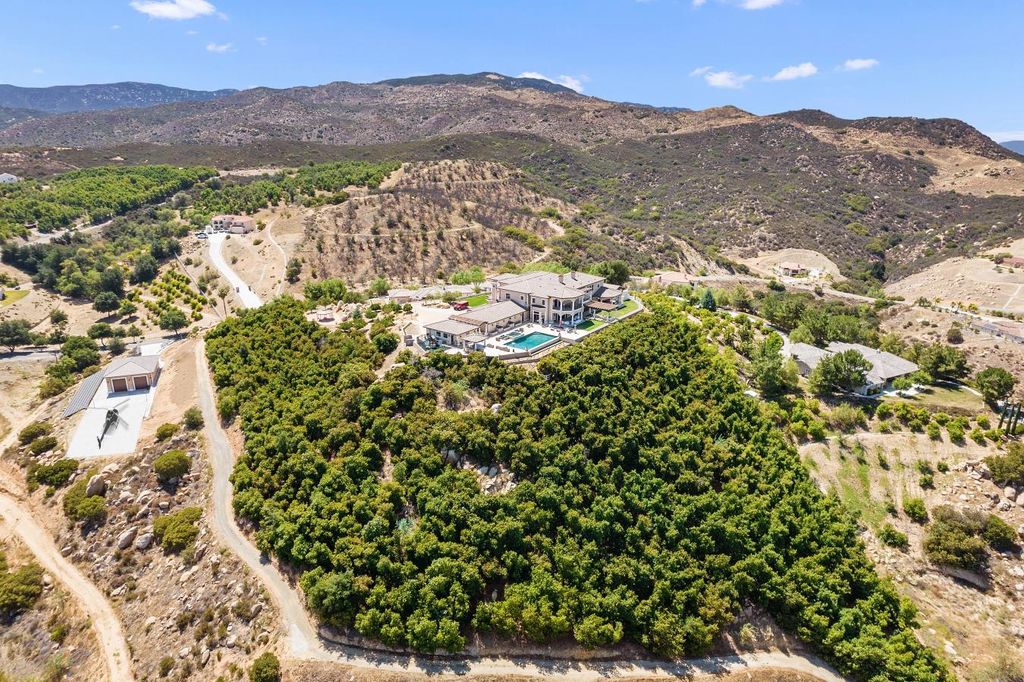 The Home in Murrieta - Villa Dolce Vista, an Italian inspired masterpiece offers luxury amenities and uninterrupted panoramic views of mountains and the valley is now available for sale. This home located at 36852 Calle De Lobo, Murrieta, California