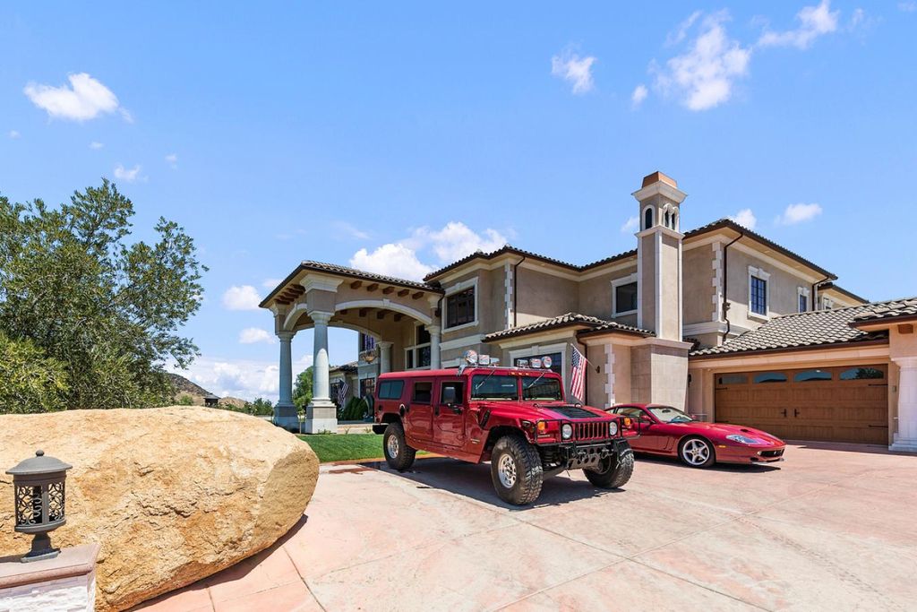 The Home in Murrieta - Villa Dolce Vista, an Italian inspired masterpiece offers luxury amenities and uninterrupted panoramic views of mountains and the valley is now available for sale. This home located at 36852 Calle De Lobo, Murrieta, California