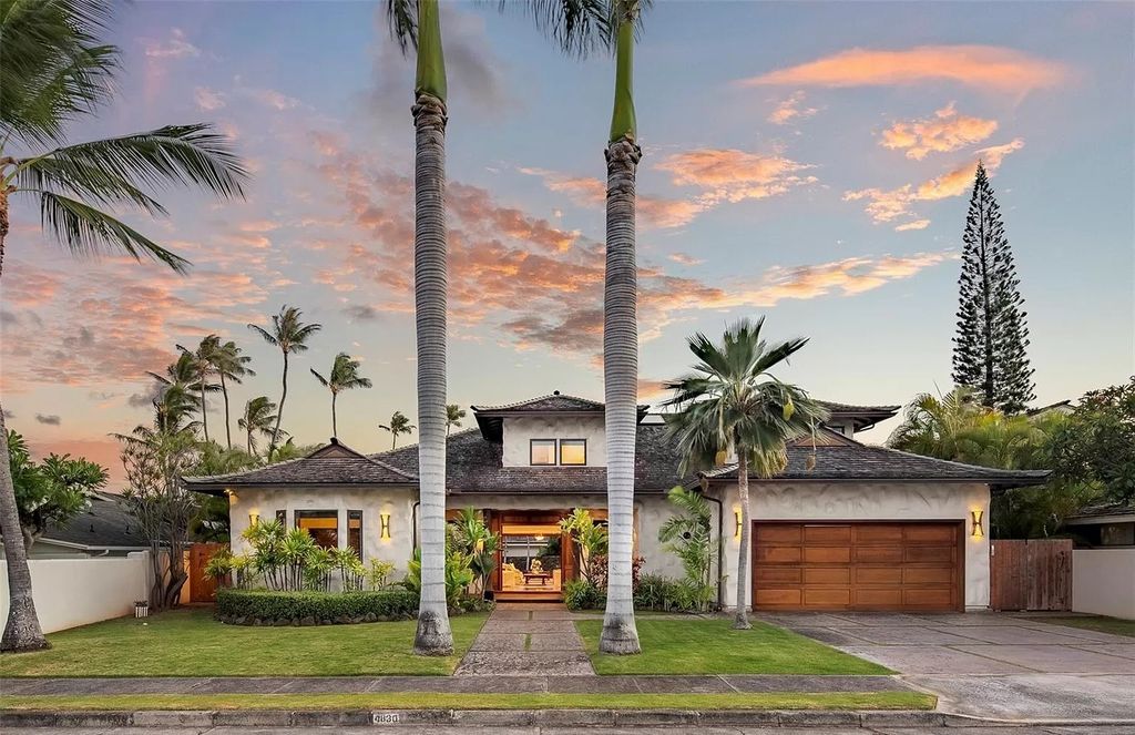 The Estate in Honolulu is a luxurious home featuring expansive open floor plan with hardwood floors and numerous custom wood details throughout now available for sale. This home located at 4830 Kolohala St, Honolulu, Hawaii; offering 05 bedrooms and 07 bathrooms with 5,332 square feet of living spaces.