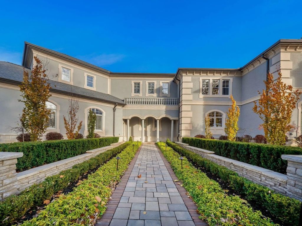 The Estate in Bloomfield Hills is a luxurious home with premium quality finishes and detail throughout now available for sale. This home located at 3499 Franklin Rd, Bloomfield Hills, Michigan; offering 07 bedrooms and 15 bathrooms with 12,143 square feet of living spaces.