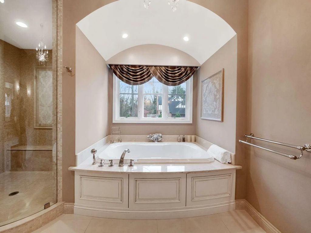 The Estate in Bloomfield Hills is a luxurious home with premium quality finishes and detail throughout now available for sale. This home located at 3499 Franklin Rd, Bloomfield Hills, Michigan; offering 07 bedrooms and 15 bathrooms with 12,143 square feet of living spaces.