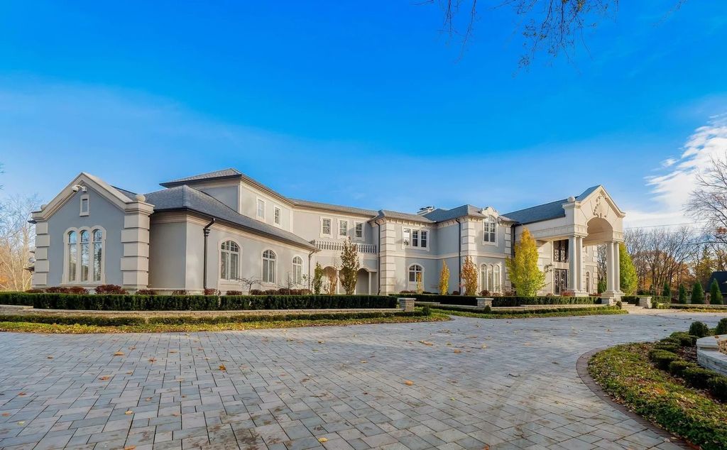 The Estate in Bloomfield Hills is a luxurious home with premium quality finishes and detail throughout now available for sale. This home located at 3499 Franklin Rd, Bloomfield Hills, Michigan; offering 07 bedrooms and 15 bathrooms with 12,143 square feet of living spaces.