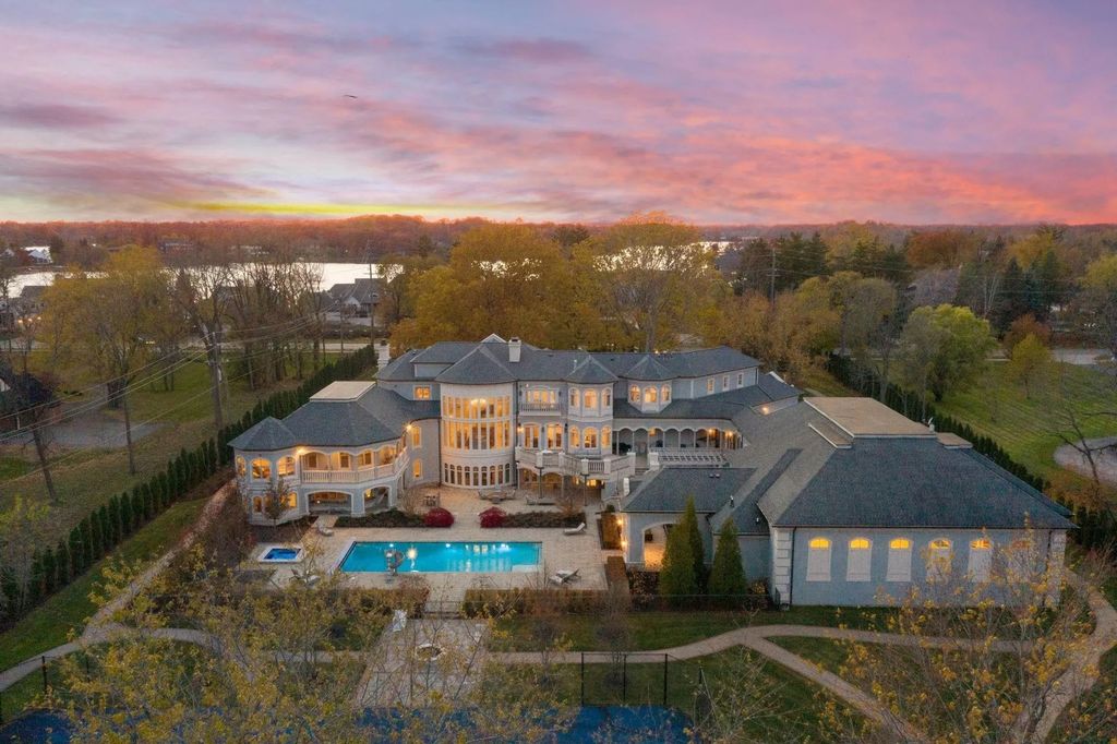 The Estate in Bloomfield Hills is a luxurious home with premium quality finishes and detail throughout now available for sale. This home located at 3499 Franklin Rd, Bloomfield Hills, Michigan; offering 07 bedrooms and 15 bathrooms with 12,143 square feet of living spaces.