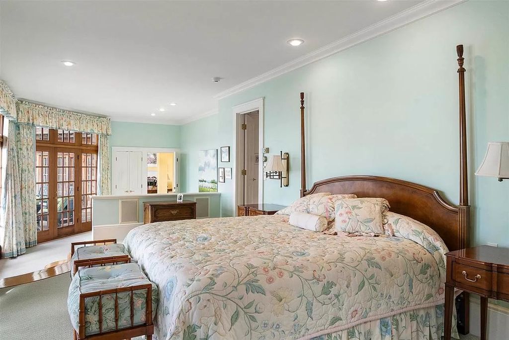 The Homes on Mackinac Island is a luxurious home with astonishing views take your breath away, now available for sale. This home located at 7575 Main St, Mackinac Island, Michigan