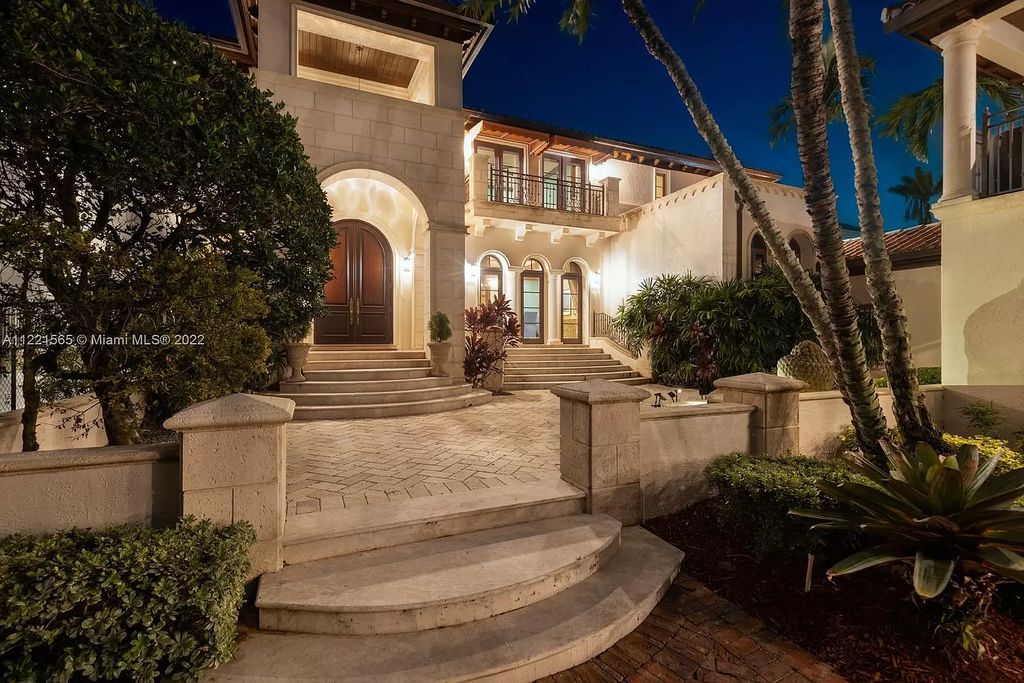 The Home in Miami, a spectacular Mediterranean 2-story waterfront residence with incredible unobstructed views of Biscayne Bay is now available for sale. This home located at 1940 S Bayshore Ln, Miami, Florida