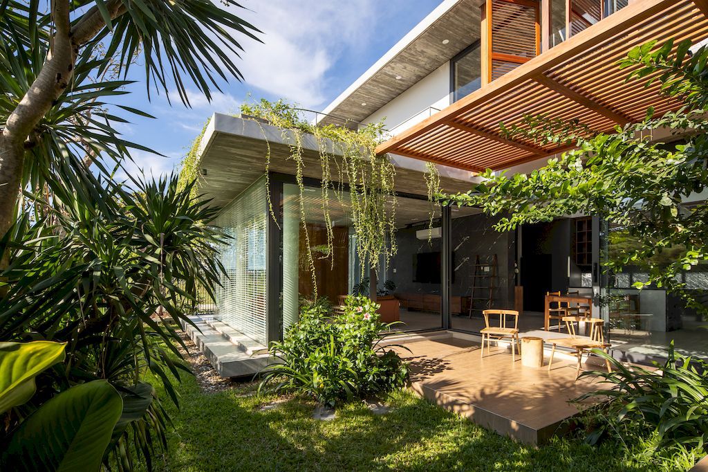TA House Connects Living Space and Nature by M+TRO.Studio