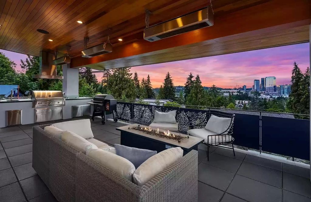 The Estate in Bellevue is a luxurious home of casual elegance and total privacy now available for sale. This home located at 209 Northside Road, Bellevue, Washington; offering 07 bedrooms and 10 bathrooms with 10,270 square feet of living spaces.