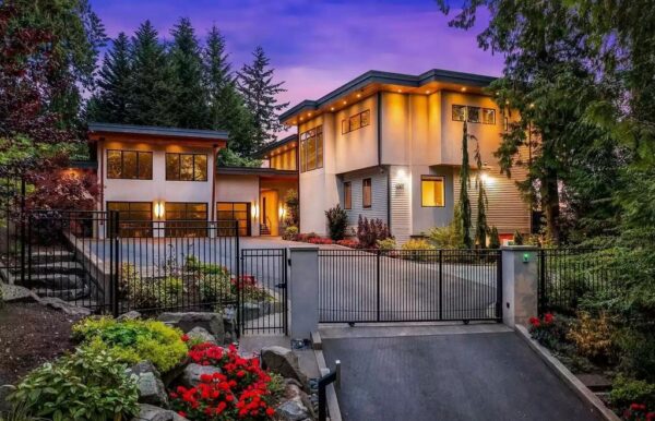 This $11M Modern and Luxury Estate Features Ultimate Spaces for Living and Entertaining in Bellevue