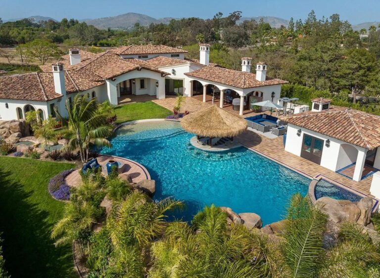 This Magnificent Custom Home in Rancho Santa Fe has An Amazing Outdoor
