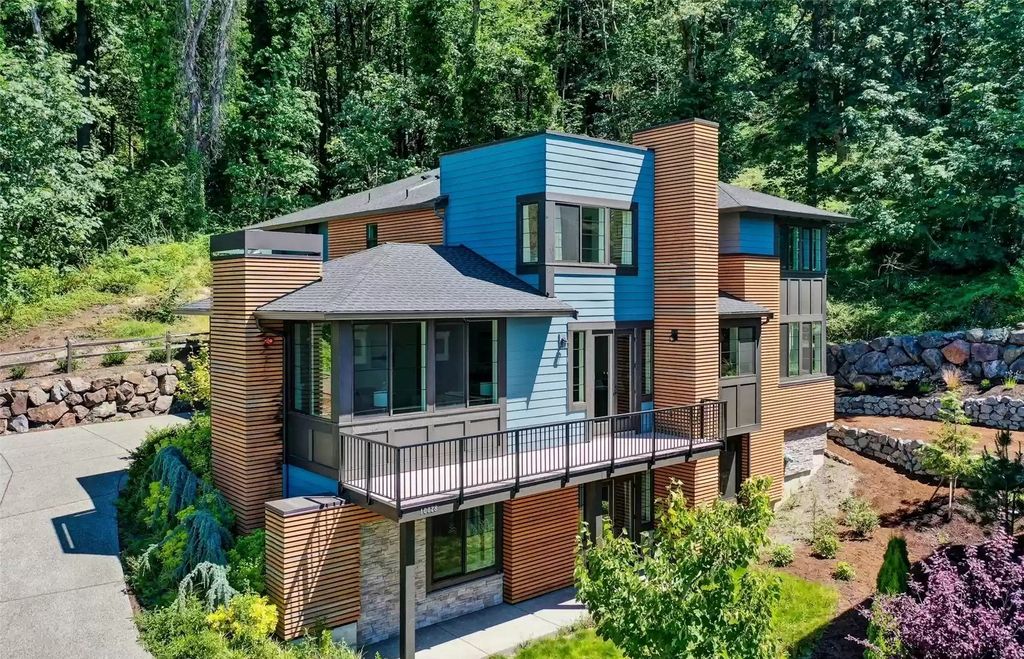 This-2.5M-Contemporary-Home-in-Bothell-Features-Elegant-Finishes-Throughout-38