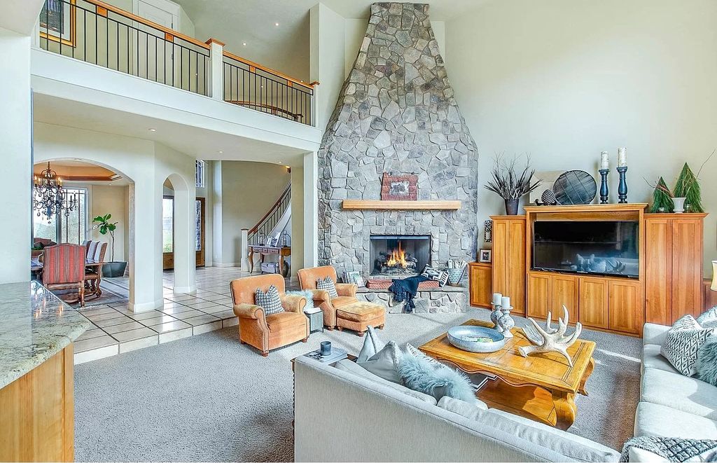 The Estate in Eugene is a luxurious home with open floor plan and expansive windows to bring the outside in now available for sale. This home located at 90896 Diamond Ridge Loop, Eugene, Oregon; offering 04 bedrooms and 06 bathrooms with 6,543 square feet of living spaces.