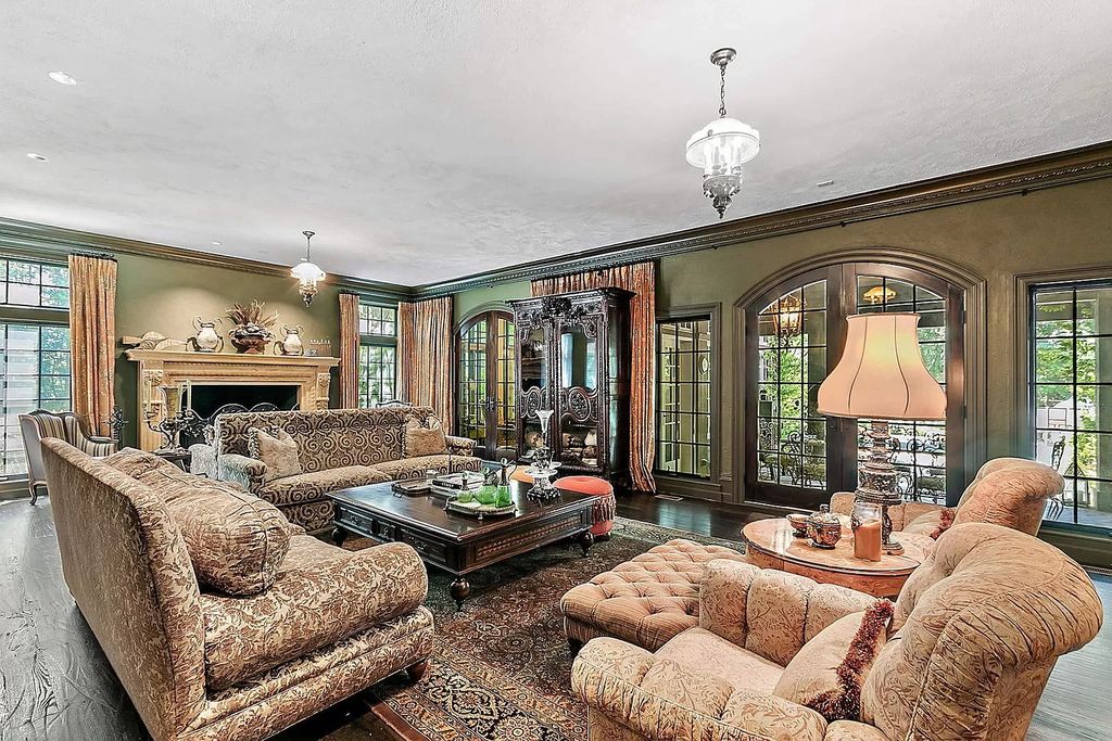 The Estate in Highland Park is a rare find that combines a flawless combination of unmatched style, grace and tradition, now available for sale. This home located at 86 Prospect Ave, Highland Park, Illinois