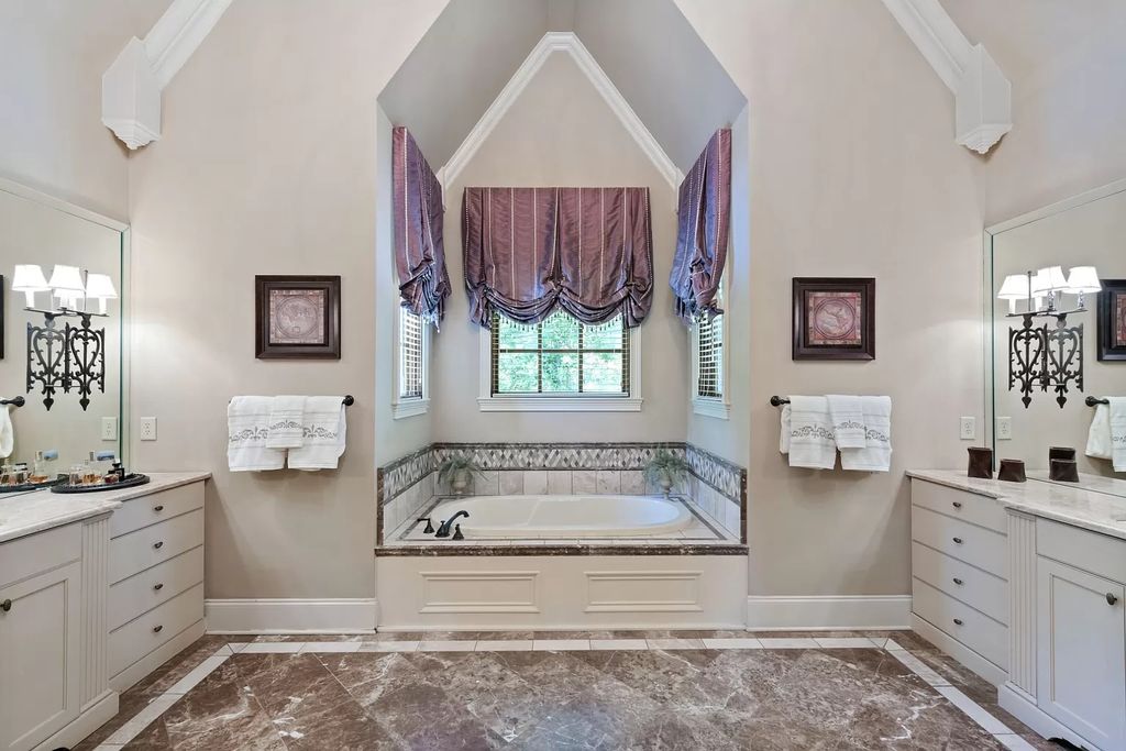 The Estate in Franklin is a luxurious home showcasing limitless facilities for your leisure on an intimate or grand scale now available for sale. This home located at 3115 McMillan Rd, Franklin, Tennessee; offering 04 bedrooms and 08 bathrooms with 9,294 square feet of living spaces. 