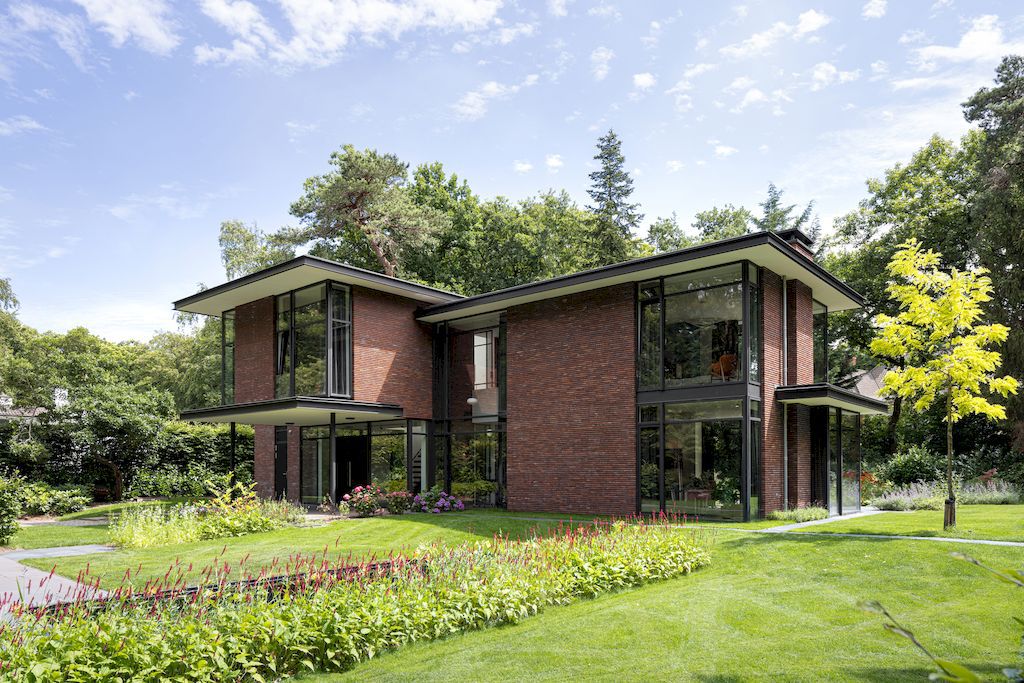 Villa Trompenberg, Modern and Comfort Home by Engel Architecten