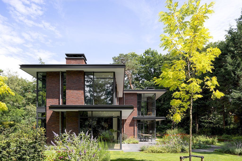 Villa Trompenberg, Modern and Comfort Home by Engel Architecten