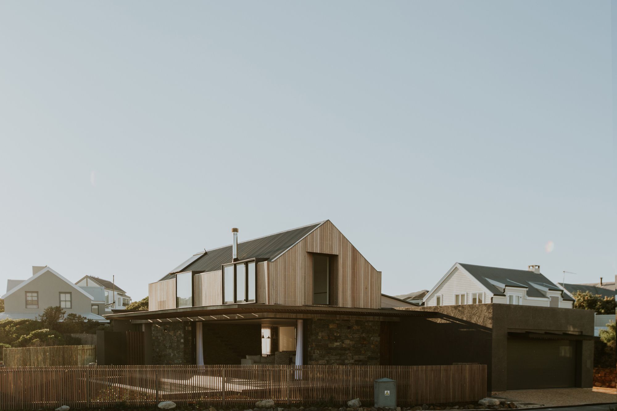 5 Fin Whale Way Opens up to Coastal Elements by SALT Architects