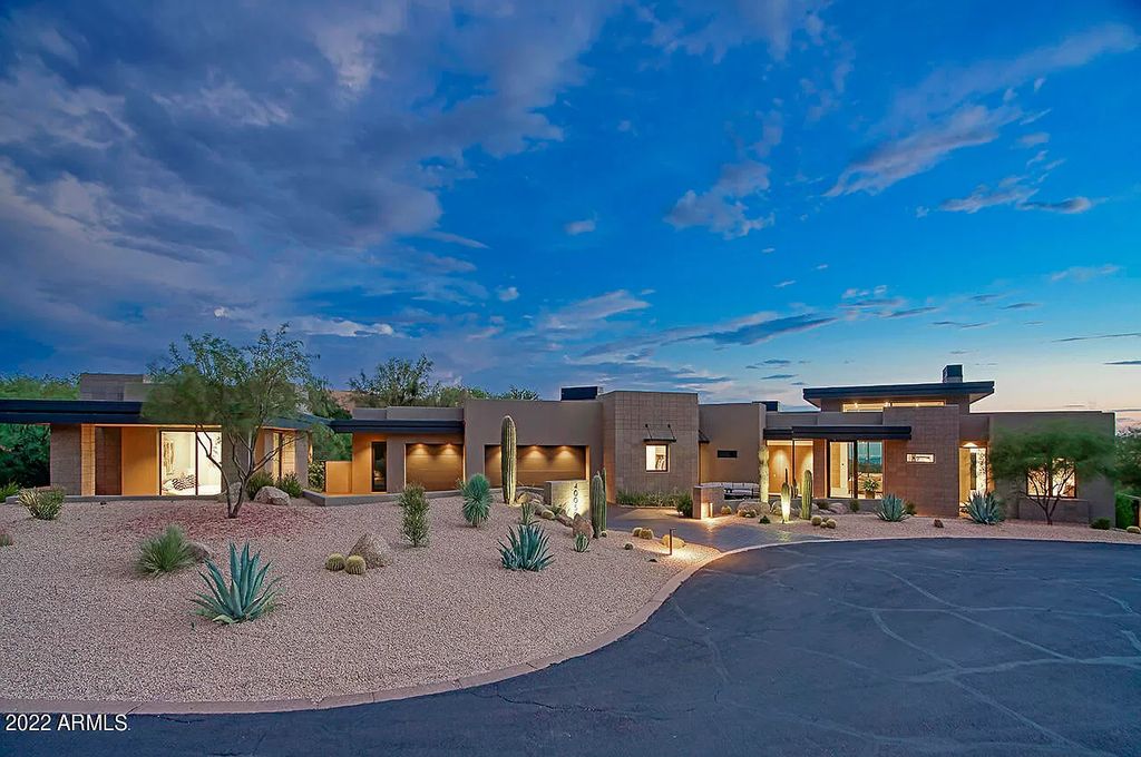 The Scottsdale Home, a contemporary property in Desert Mountain completed in 2020 by Blackstone Homes with interiors done by Ownby Design is now available for sale. This home located at 40050 N 107th St, Scottsdale, Arizona