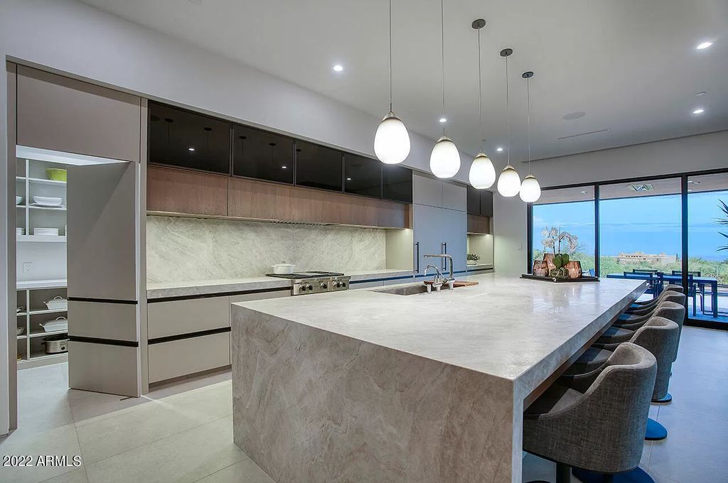 The Scottsdale Home, a contemporary property in Desert Mountain completed in 2020 by Blackstone Homes with interiors done by Ownby Design is now available for sale. This home located at 40050 N 107th St, Scottsdale, Arizona
