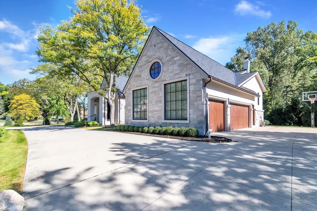 The Estate in Bloomfield Hills is a luxurious home with entire exterior of stone and stucco façade now available for sale. This home located at 60 Quarton Ln, Bloomfield Hills, Michigan; offering 05 bedrooms and 06 bathrooms with 5,300 square feet of living spaces.