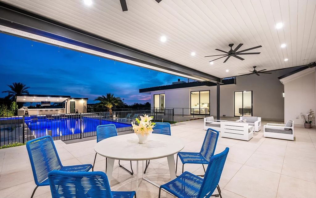 The Home in Phoenix, a magnificent custom remodel home built by Avomos with the lavish backyard entertainment grounds including a cabana and multiple sitting areas is now available for sale. This home located at 4951 E Rockridge Rd, Phoenix, Arizona