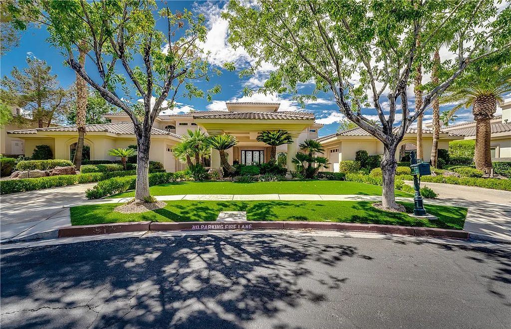 The Home in Henderson, an elegant Terracina estate with classic finishes in a prestigious guard-gated community offers panoramic mountain, sprawling golf course, city, and Strip views is now available for sale. This home located at 2608 Ragusa Ct, Henderson, Nevada