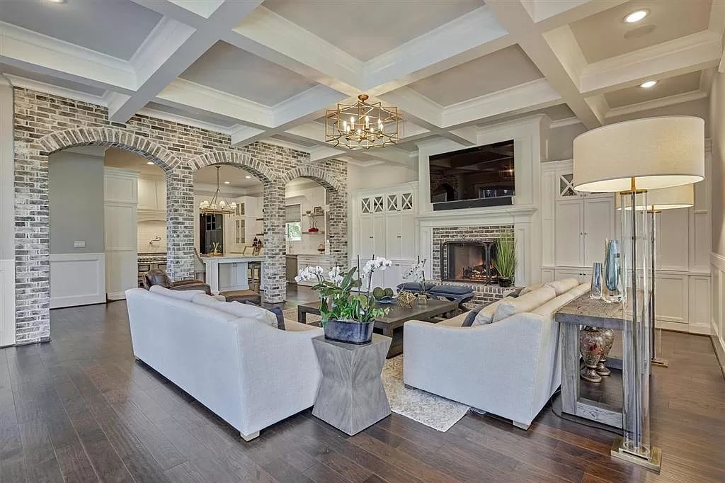 The Home in The Woodlands built for discerning clientele with the finest materials and upmost privacy for entertaining is now available for sale. This home located at 25 S Doe Run Dr, The Woodlands, Texas