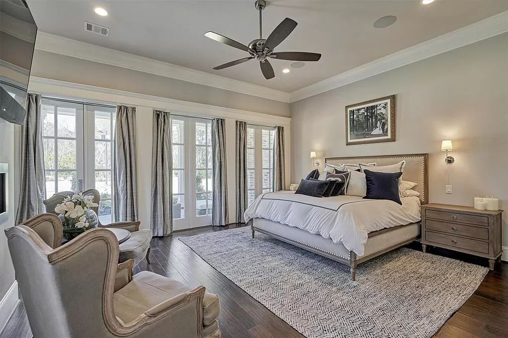 The Home in The Woodlands built for discerning clientele with the finest materials and upmost privacy for entertaining is now available for sale. This home located at 25 S Doe Run Dr, The Woodlands, Texas