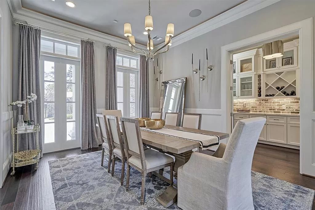 The Home in The Woodlands built for discerning clientele with the finest materials and upmost privacy for entertaining is now available for sale. This home located at 25 S Doe Run Dr, The Woodlands, Texas