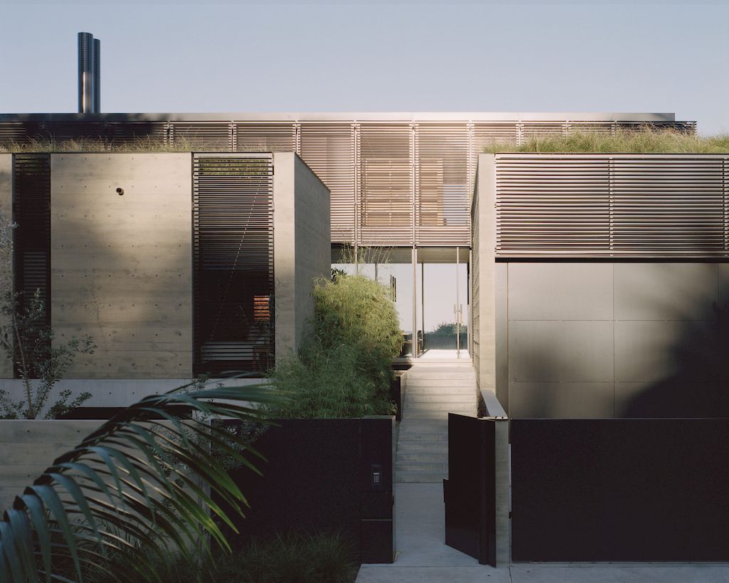 Bilgola Beach House Transforms with Operable Shutters by Olson Kundig