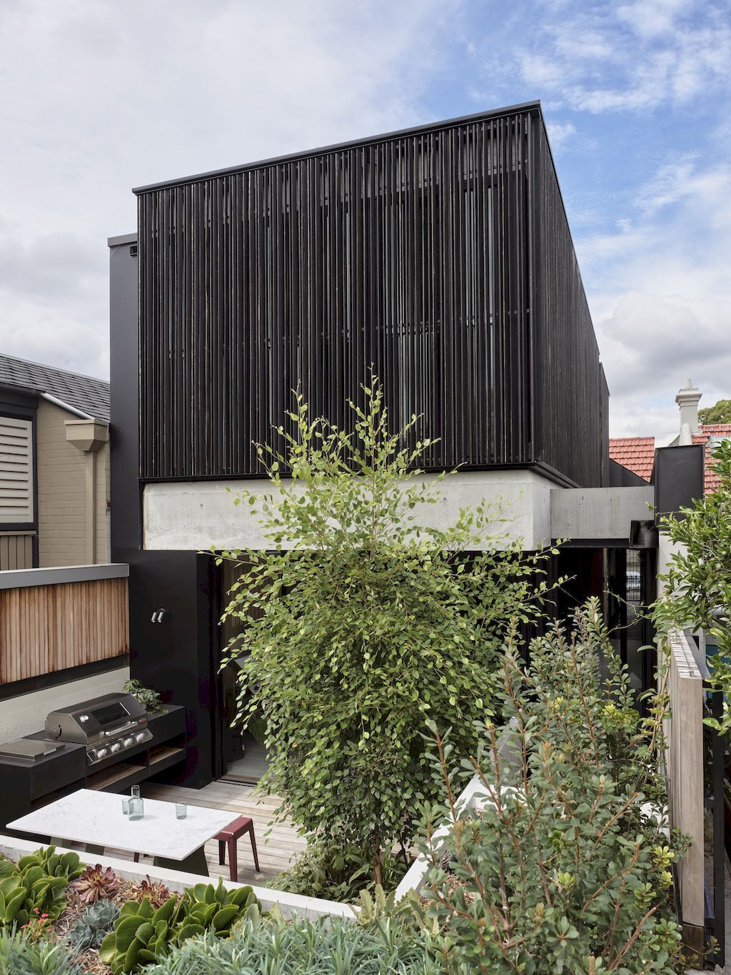 Birch Tree House, an impressive single - story frontage by H&E Architects