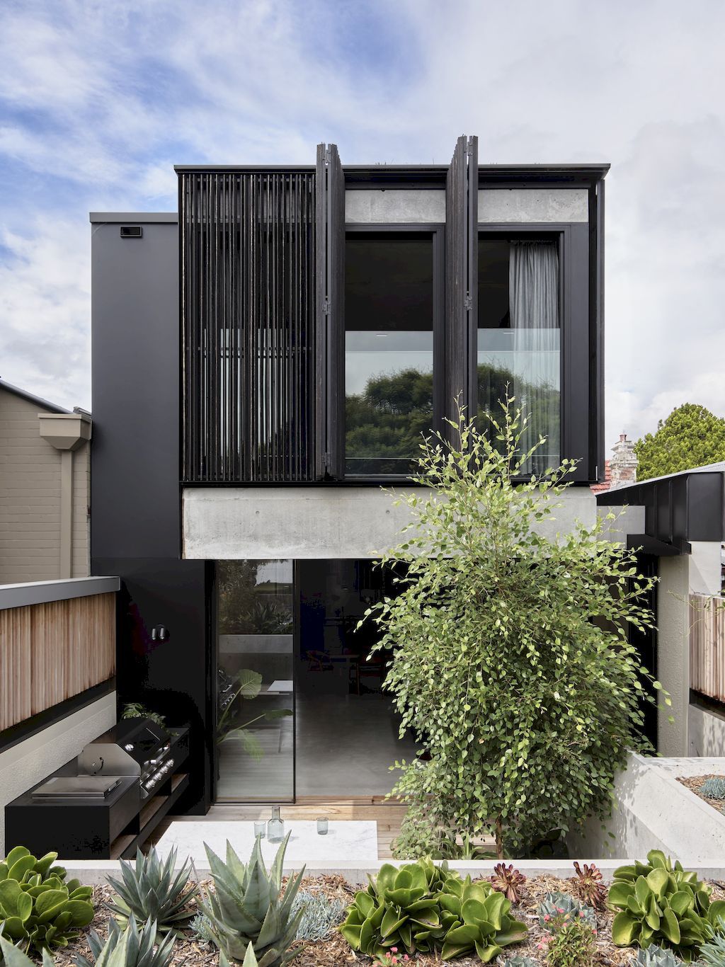 Birch Tree House, an impressive single - story frontage by H&E Architects