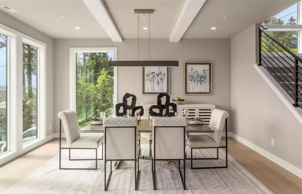 The Estate in Kirkland is a luxurious home in a short distance to Juanita Beach Park, Downtown Kirkland, & I-405 now available for sale. This home located at 8345 NE Juanita Drive, Kirkland, Washington; offering 04 bedrooms and 05 bathrooms with 4,116 square feet of living spaces.