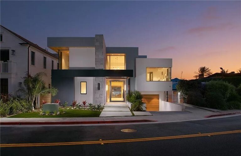 Brand New Modern Villa in Corona Del Mar with over 9,000 SF of Luxurious Living Space Hits The Market for $29.995 Million