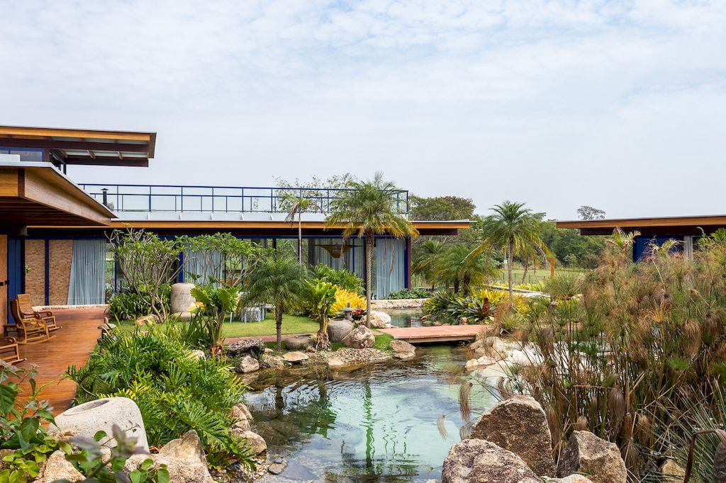 Cozy Home for Leisure, House at Fazenda Boa Vista by Nitsche Arquitetos