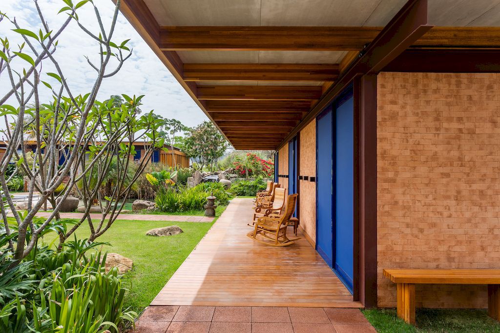 Cozy Home for Leisure, House at Fazenda Boa Vista by Nitsche Arquitetos