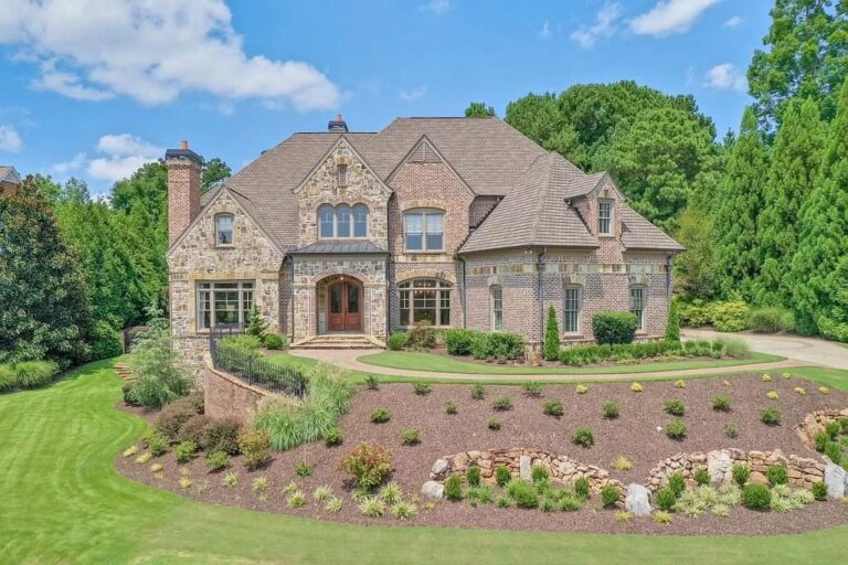 Don’t Miss this $2.949M Fabulous Resort-style Oasis to Experience Country Club Lifestyle in Milton