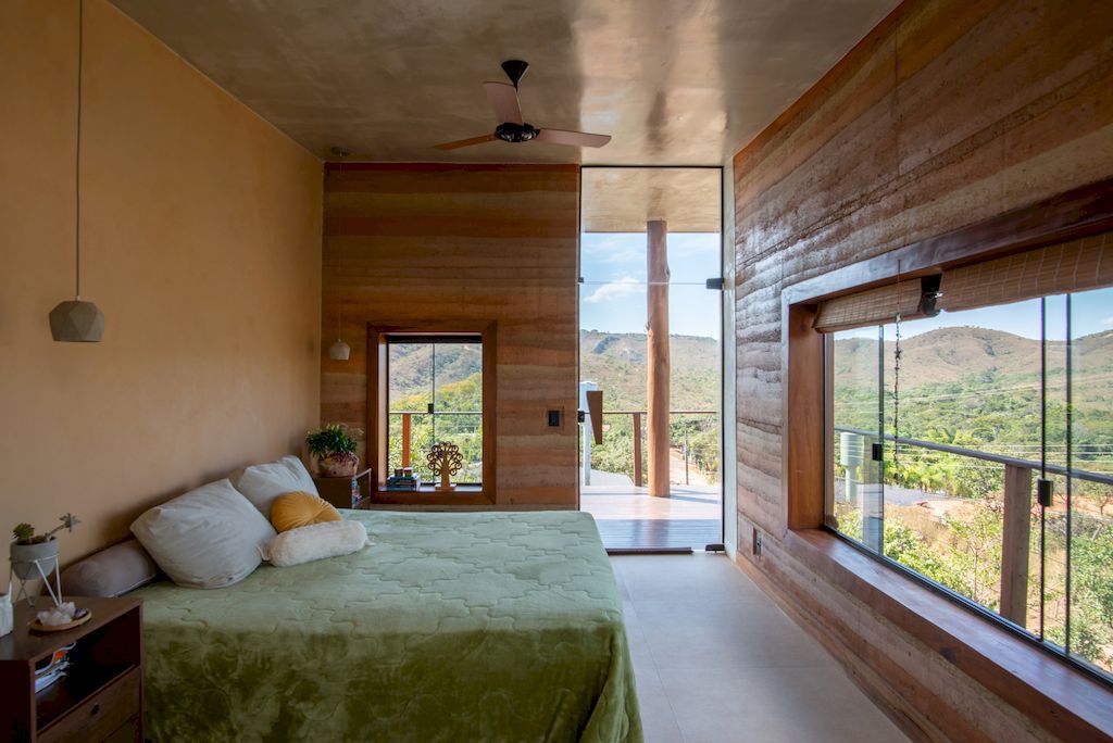 Earth House with Sustainable Design by TAY Arquitetura