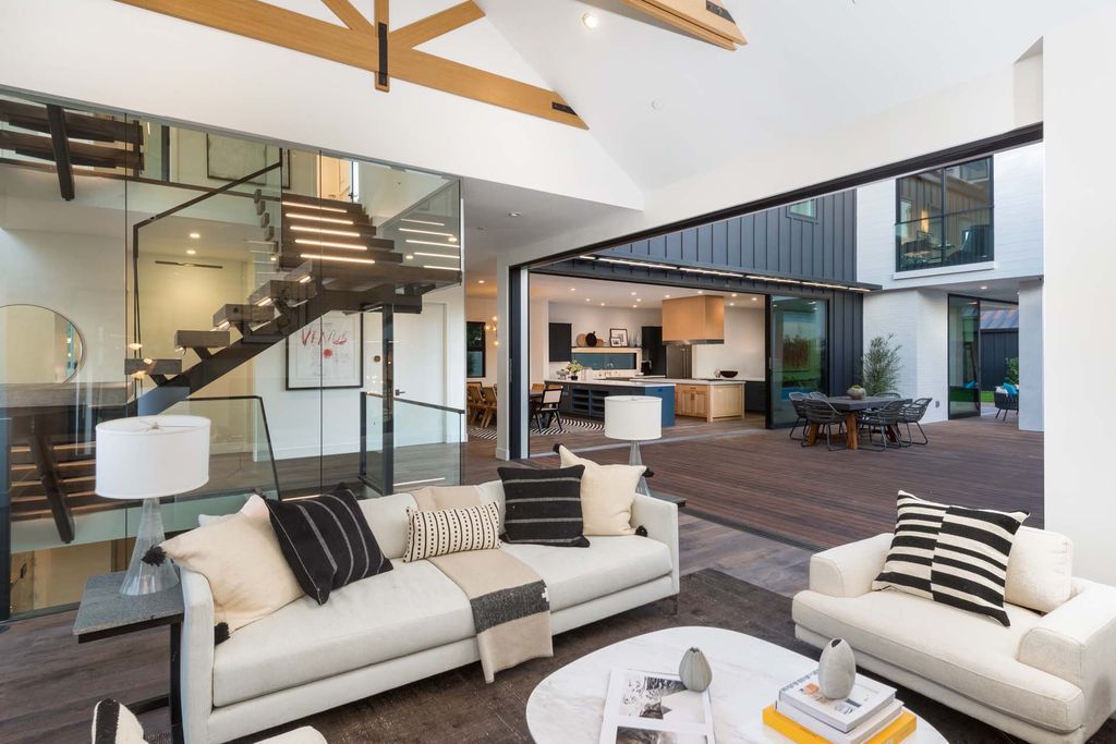 The Home in Venice, a spectacular modern farmhouse designed by Hamilton Architects for entertaining with expansive living spaces and unparalleled amenities is now available for sale. This home located at 1314 Morningside Way, Venice, California